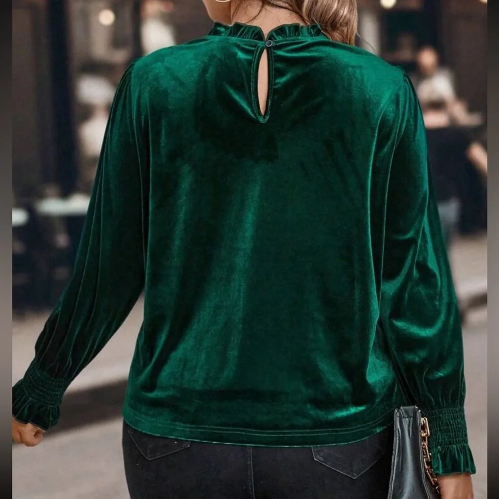 Plus - Emerald Green Velvet Women's Top - 1X - Picture 3 of 4